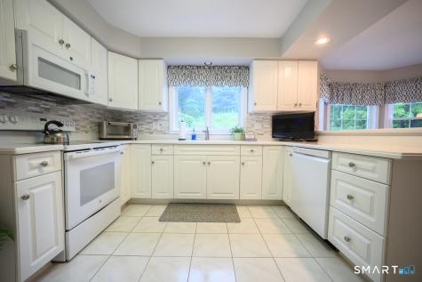4 Kimberwick Court Middlebury CT 06762