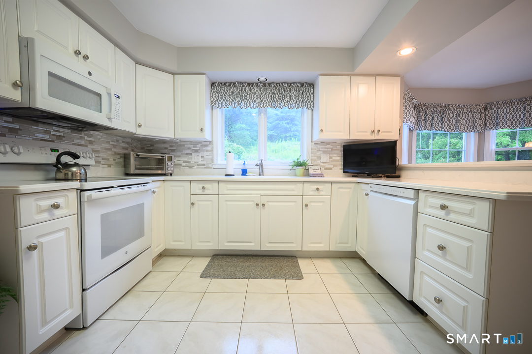 4 Kimberwick Court Middlebury CT 06762