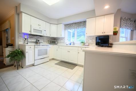 4 Kimberwick Court Middlebury CT 06762