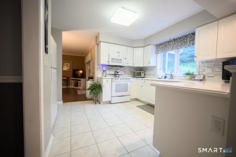 4 Kimberwick Court Middlebury CT 06762