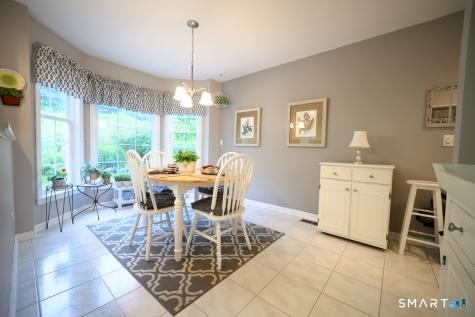 4 Kimberwick Court Middlebury CT 06762