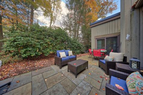 1008 Heritage Village Southbury CT 06488