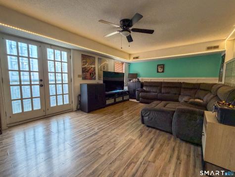 239 Farmington Avenue Hartford CT 06105
