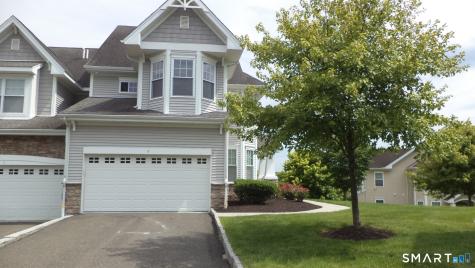 8 Sampson Terrace Danbury CT 06810