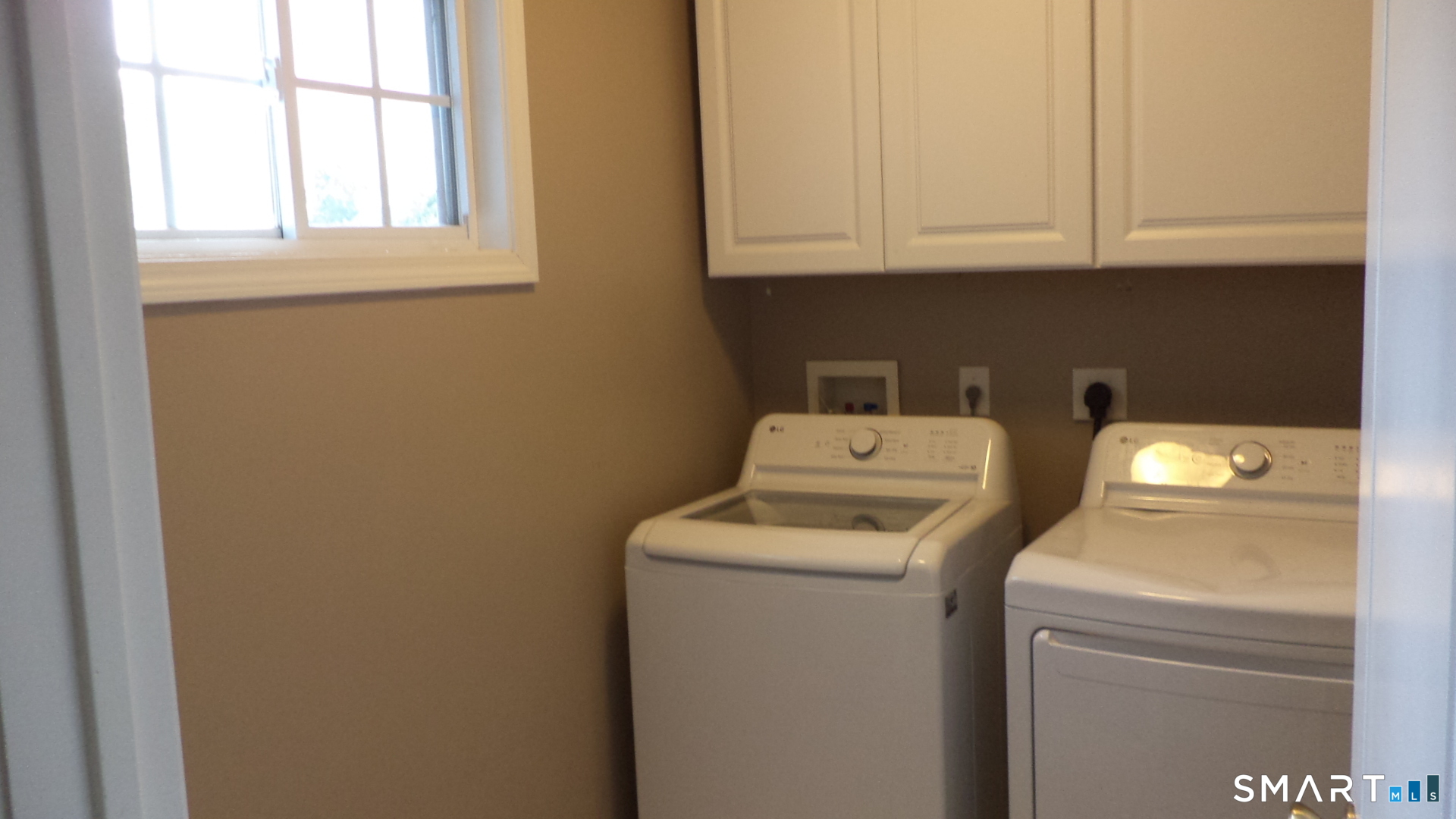 8 Sampson Terrace Danbury CT 06810