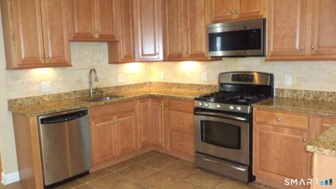 8 Sampson Terrace Danbury CT 06810