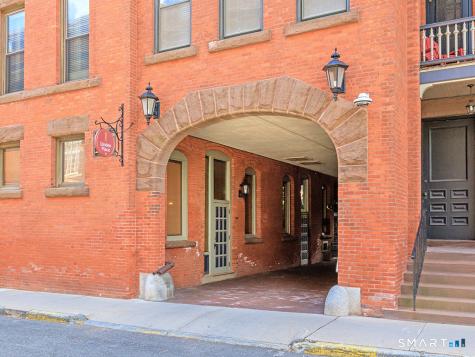 1 Linden Place Hartford CT 06106