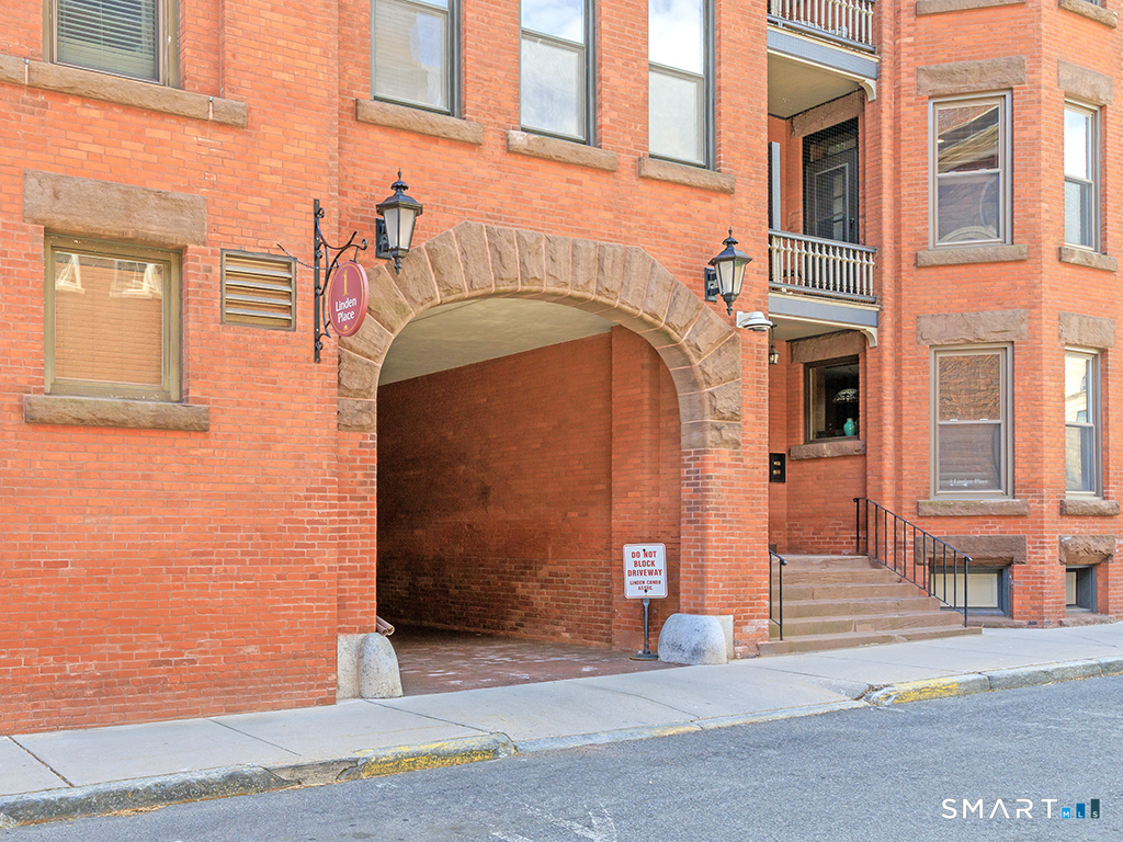 1 Linden Place Hartford CT 06106