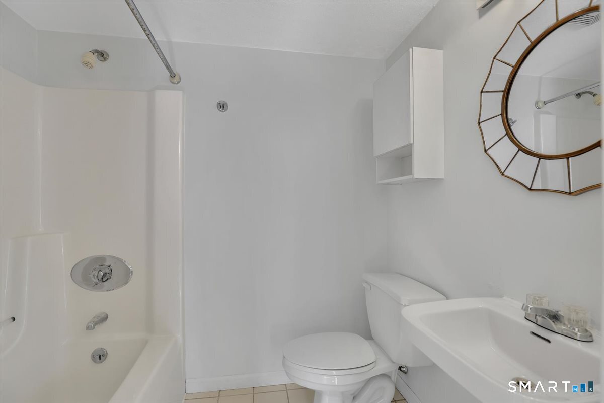 565 Newfield Street Middletown CT 06457