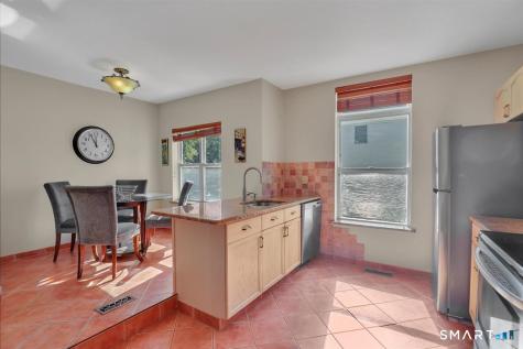 565 Newfield Street Middletown CT 06457