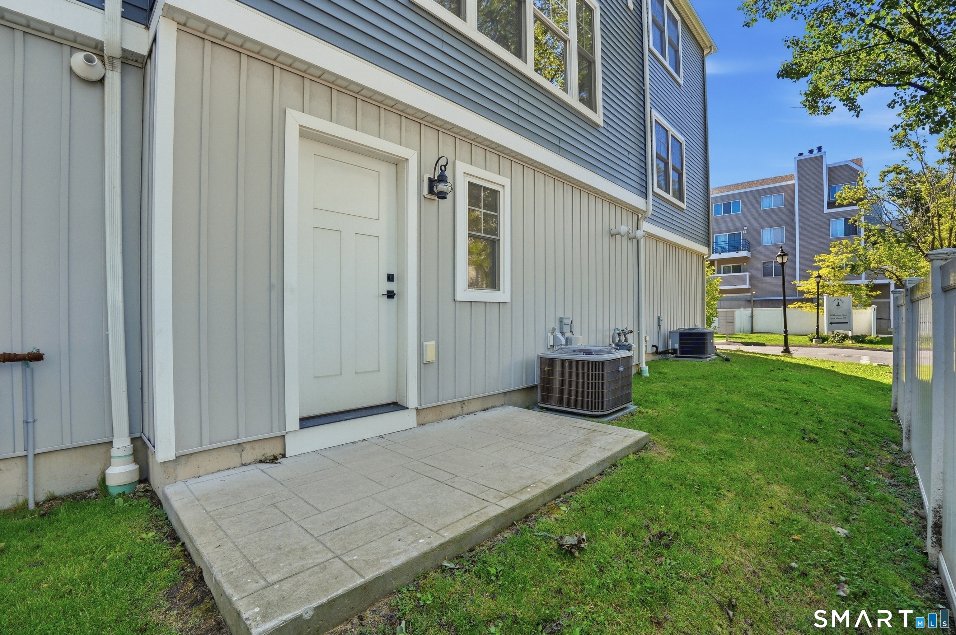301 Harbour Close New Haven CT 06519