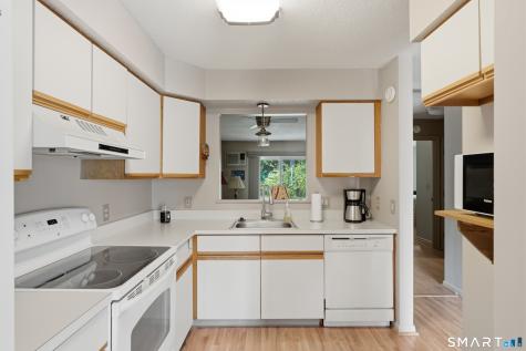 6 Knoll Lane Simsbury CT 06089