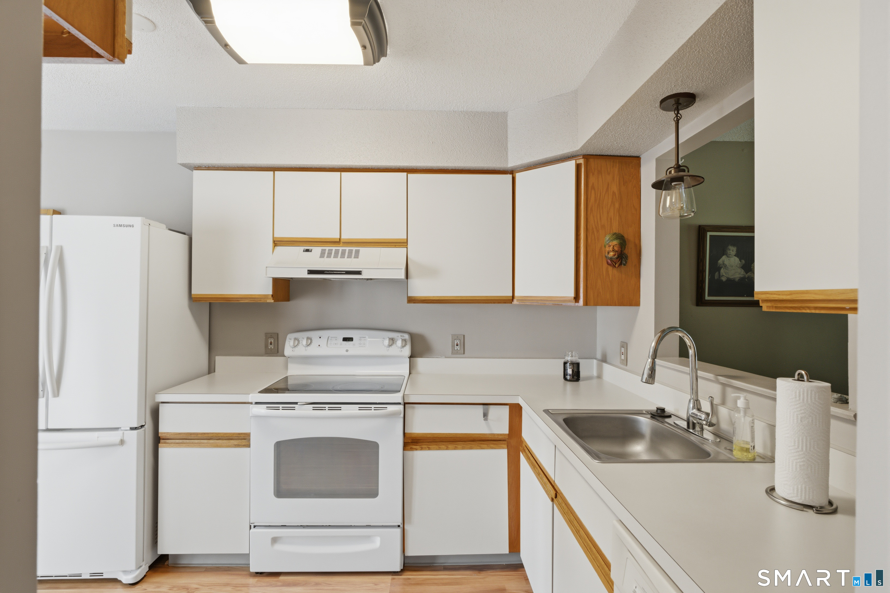 6 Knoll Lane Simsbury CT 06089