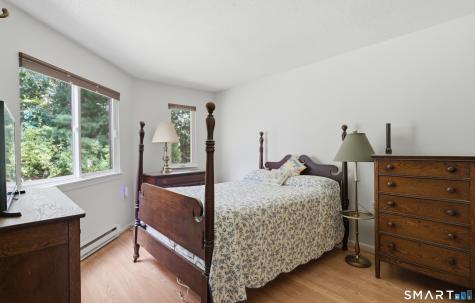 6 Knoll Lane Simsbury CT 06089
