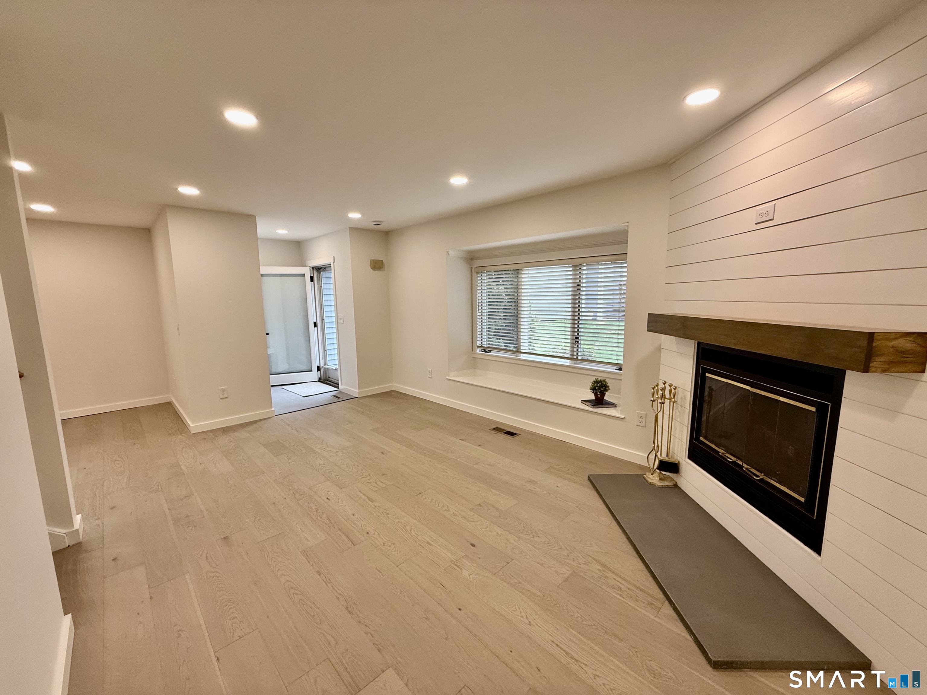 8 Winchester Court Farmington CT 06032
