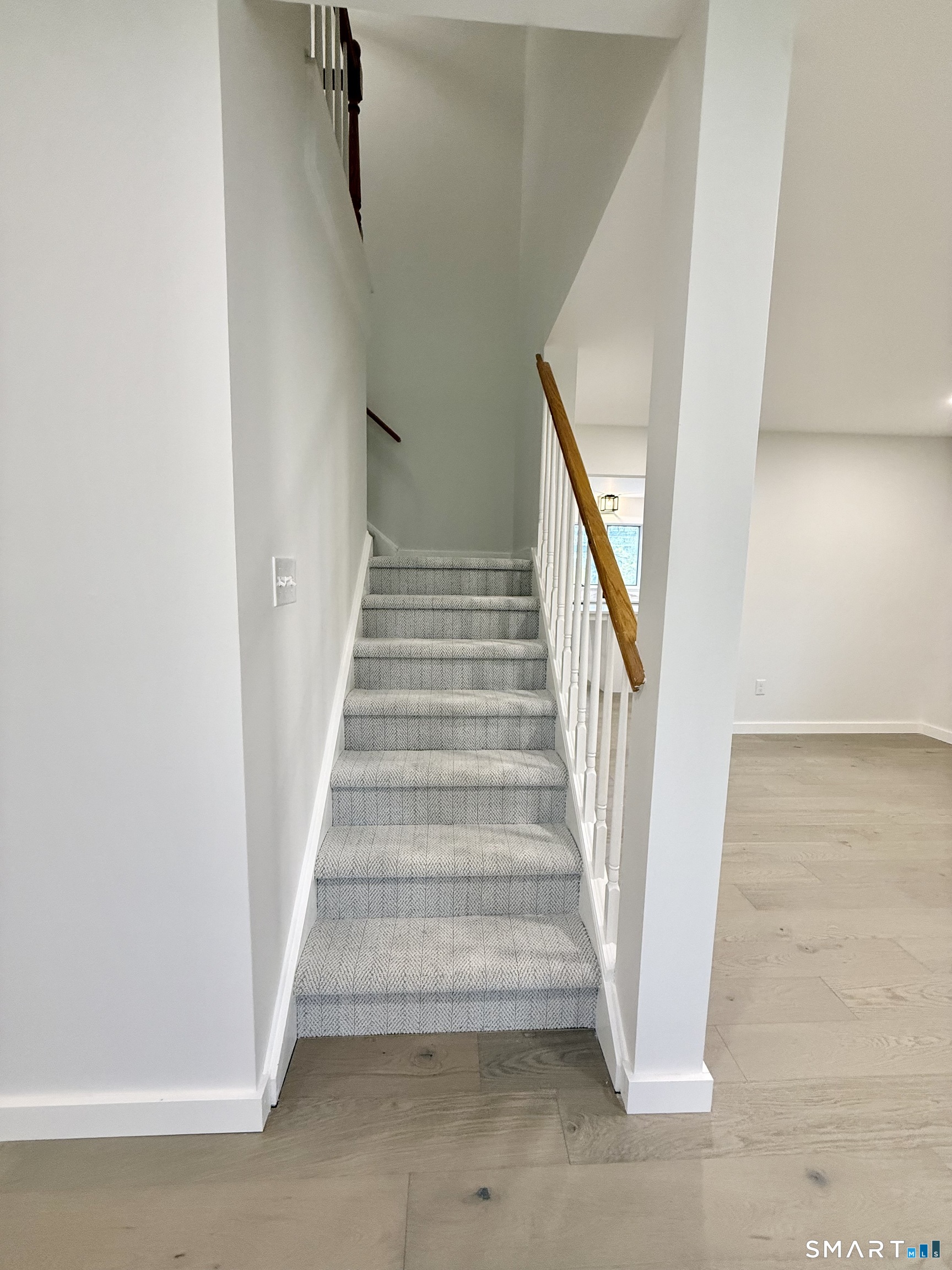 8 Winchester Court Farmington CT 06032