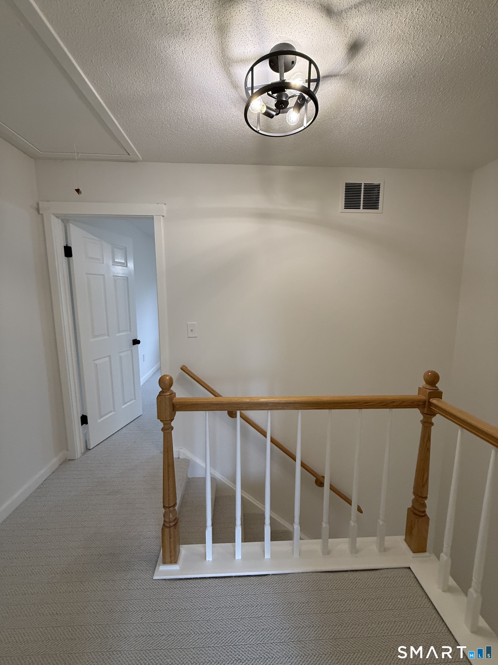 8 Winchester Court Farmington CT 06032