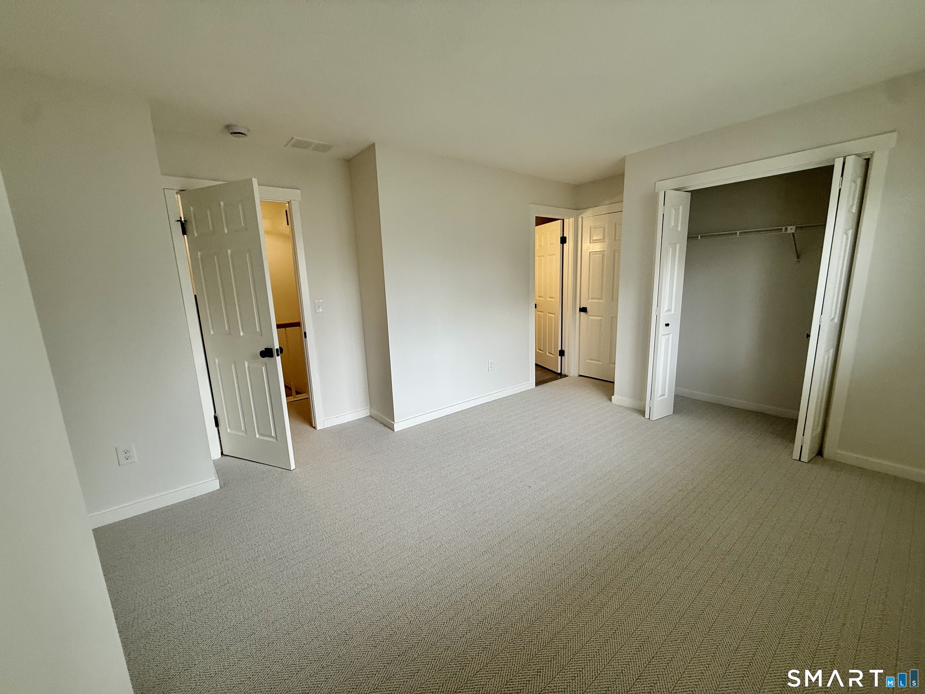 8 Winchester Court Farmington CT 06032