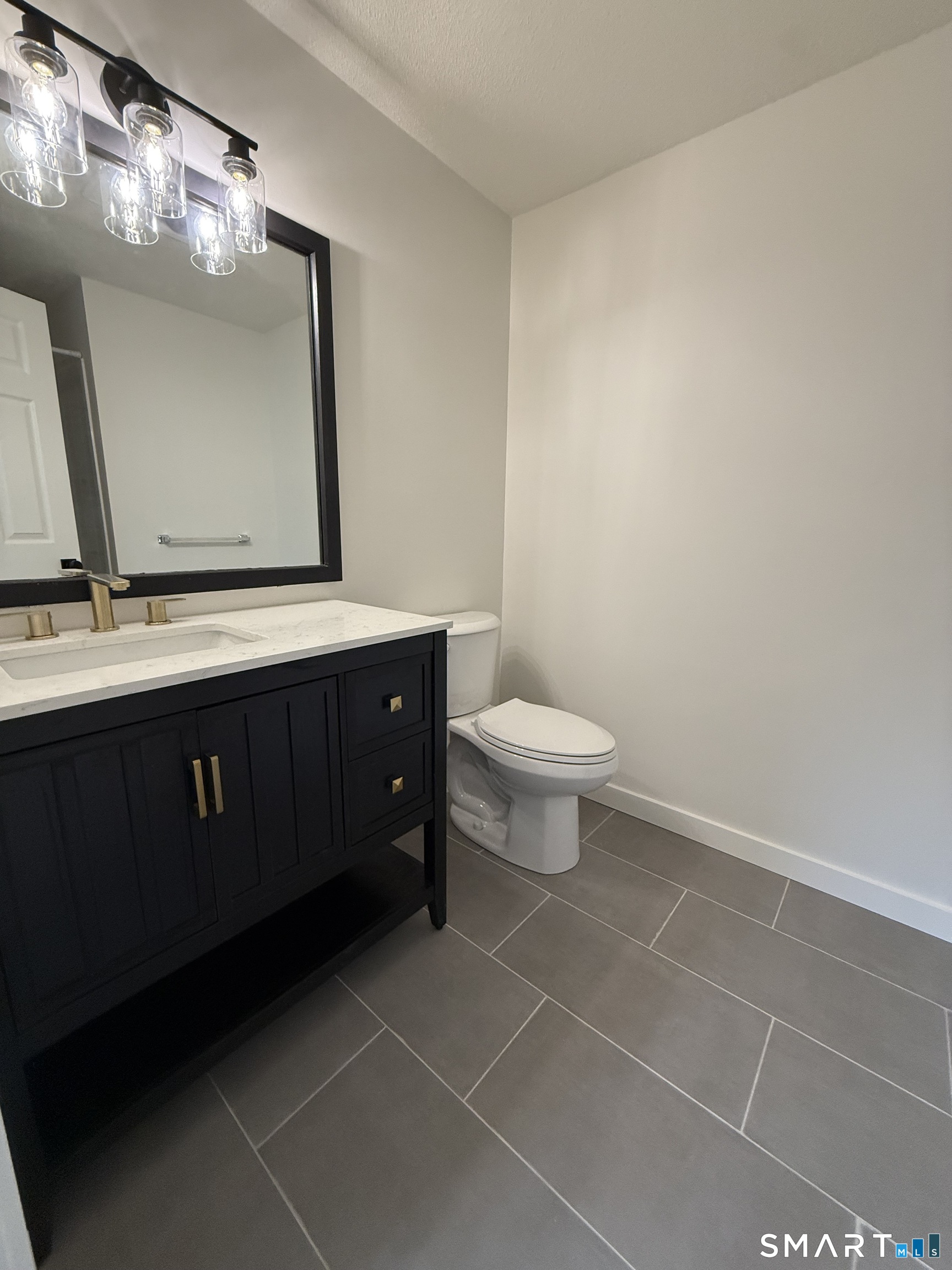 8 Winchester Court Farmington CT 06032