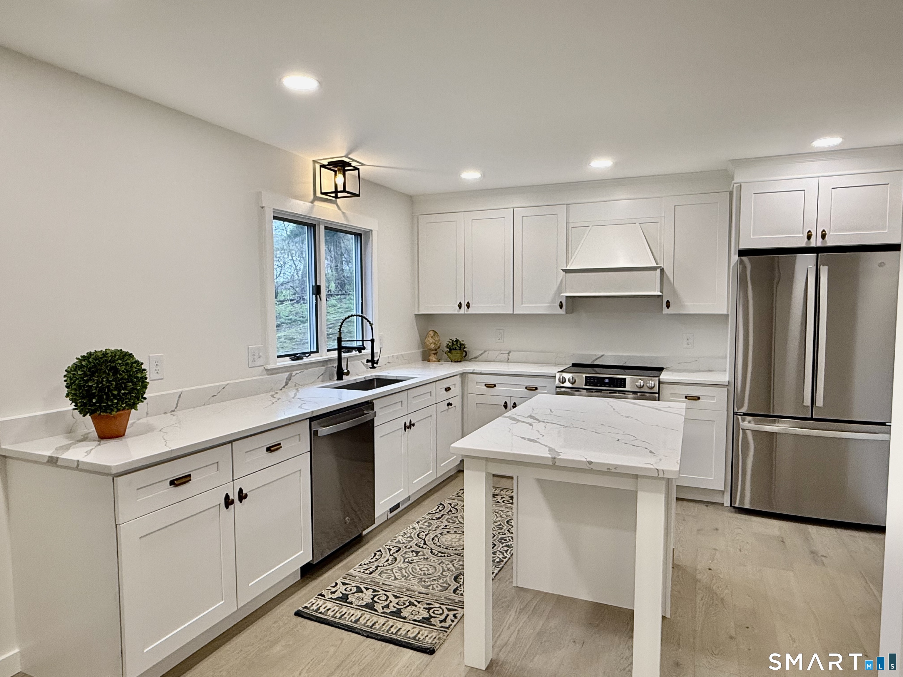 8 Winchester Court Farmington CT 06032
