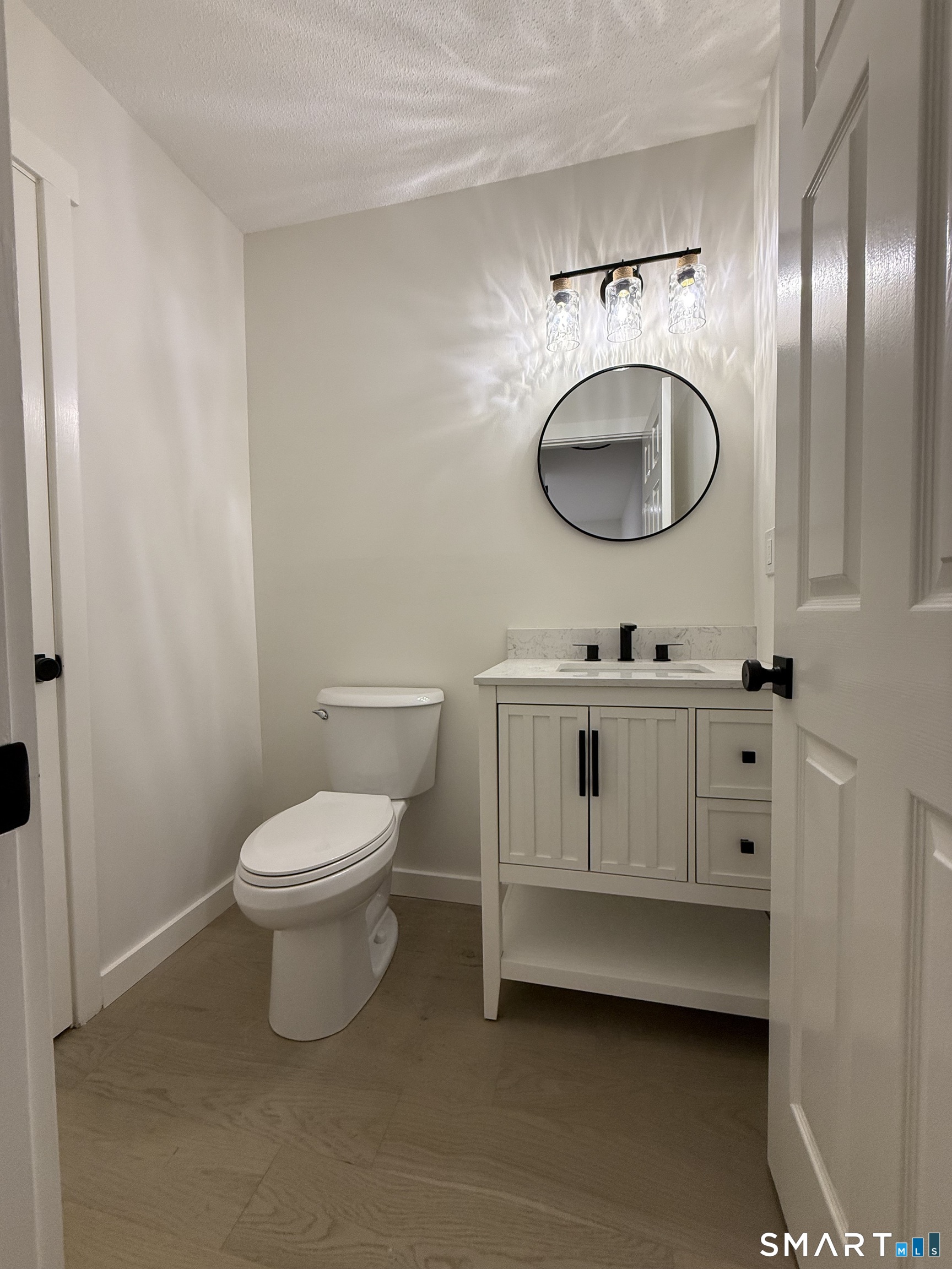 8 Winchester Court Farmington CT 06032