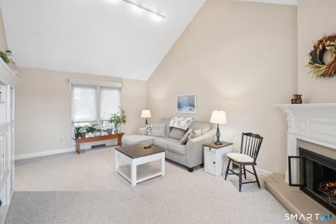 25 Applewood Lane Avon CT 06001