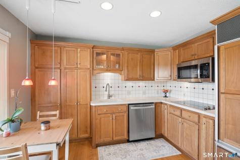 25 Applewood Lane Avon CT 06001