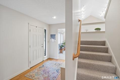 25 Applewood Lane Avon CT 06001