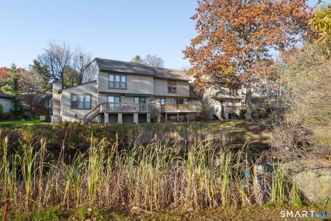 25 Applewood Lane Avon CT 06001