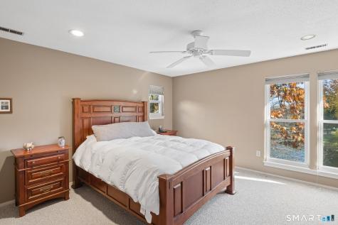 25 Applewood Lane Avon CT 06001