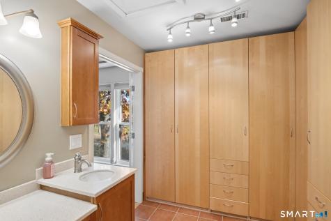 25 Applewood Lane Avon CT 06001