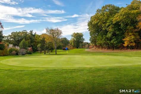 25 Applewood Lane Avon CT 06001