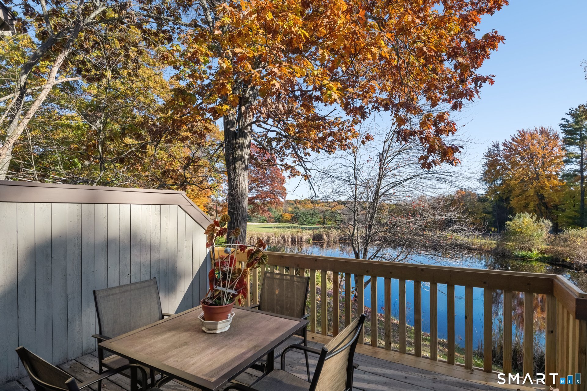 25 Applewood Lane Avon CT 06001