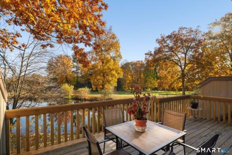 25 Applewood Lane Avon CT 06001