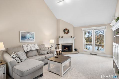 25 Applewood Lane Avon CT 06001