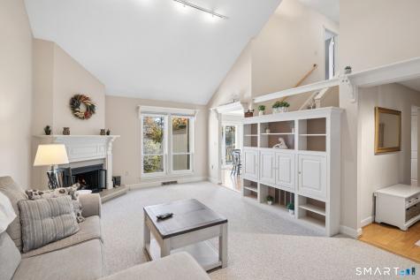 25 Applewood Lane Avon CT 06001