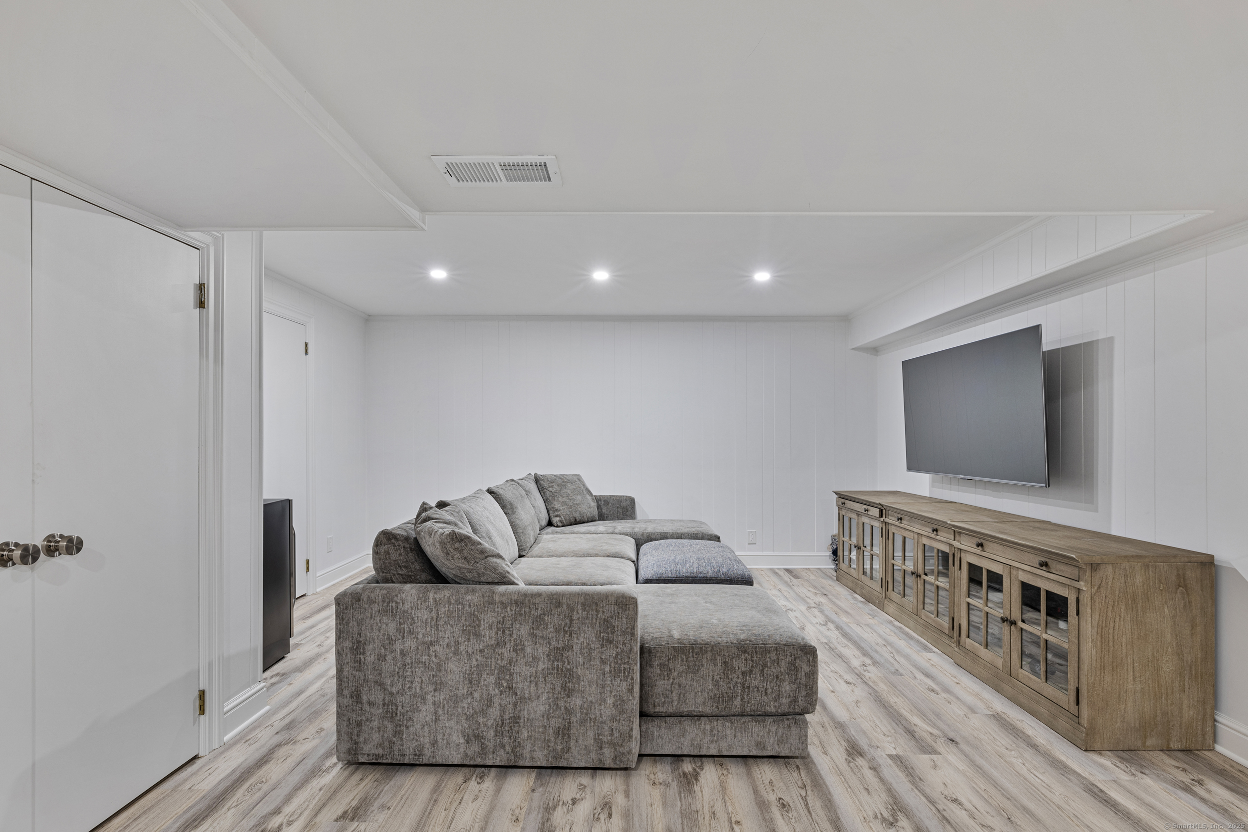205 Main Street New Canaan CT 06840
