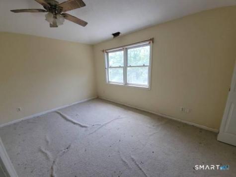 28 Commodore Commons Derby CT 06418