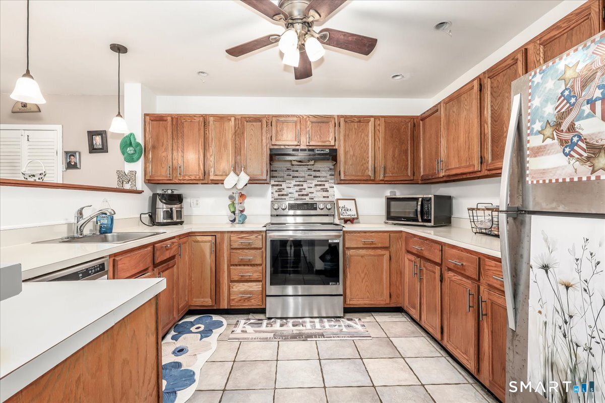 136 Pembroke Road Danbury CT 06811