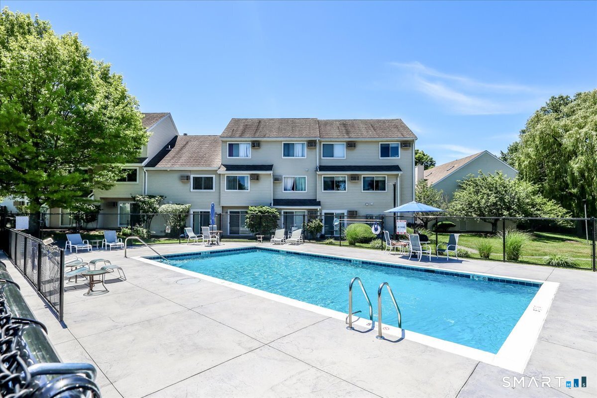 136 Pembroke Road Danbury CT 06811