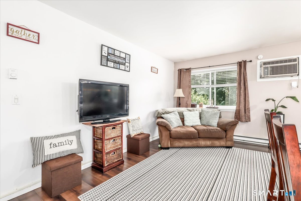 136 Pembroke Road Danbury CT 06811