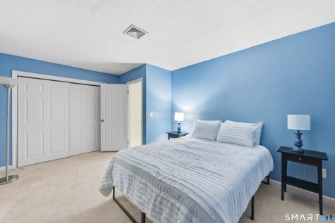 72 Songbird Lane Farmington CT 06032