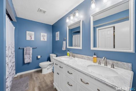 72 Songbird Lane Farmington CT 06032