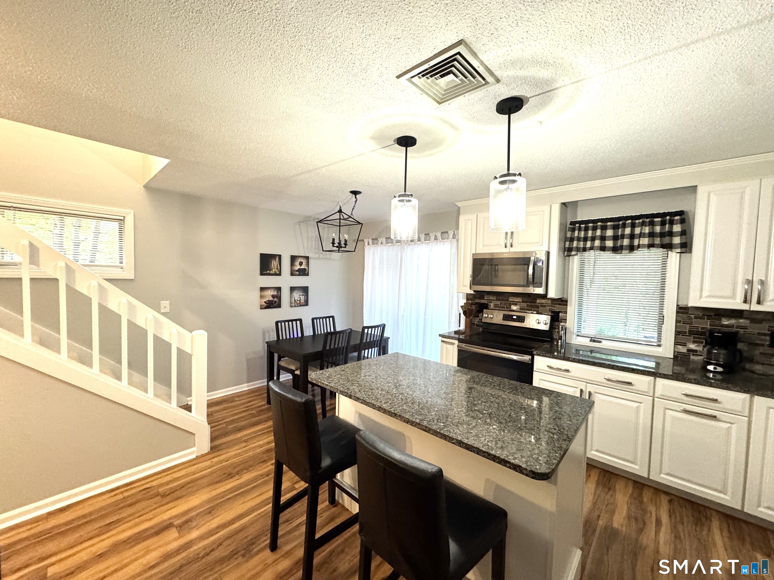 72 Songbird Lane Farmington CT 06032