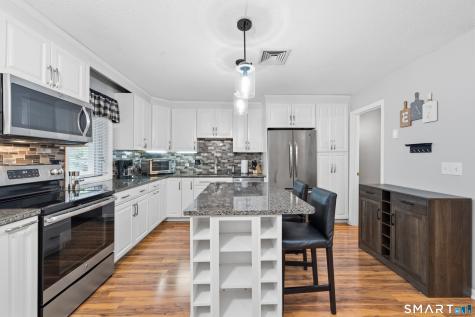 72 Songbird Lane Farmington CT 06032