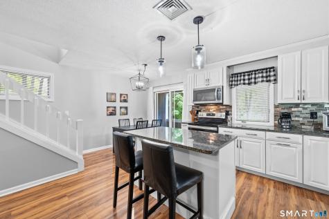 72 Songbird Lane Farmington CT 06032