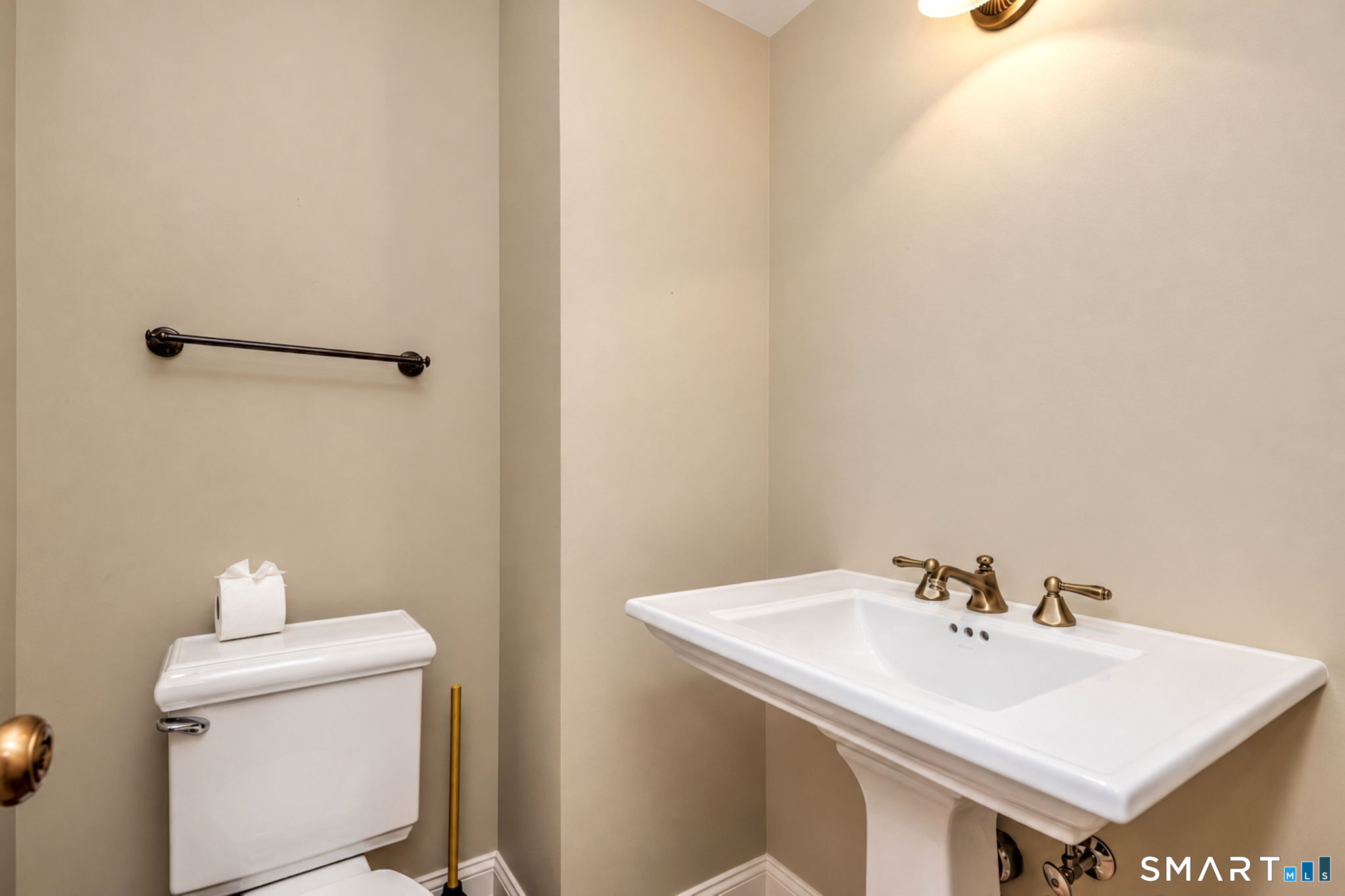 532 Narraganset Lane Stratford CT 06614
