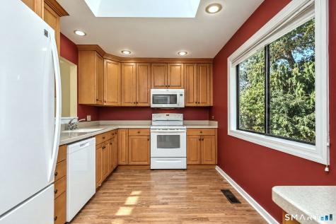 532 Narraganset Lane Stratford CT 06614