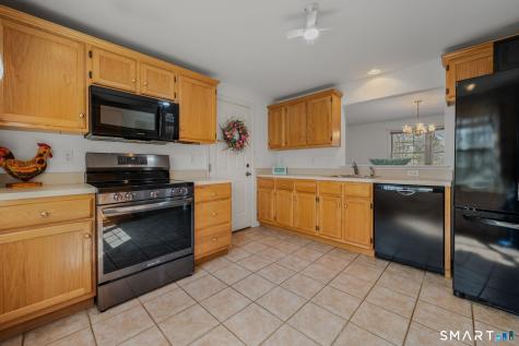 5 Cherry Blossom Lane East Lyme CT 06357