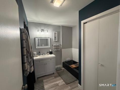 111 Harbour Close New Haven CT 06405